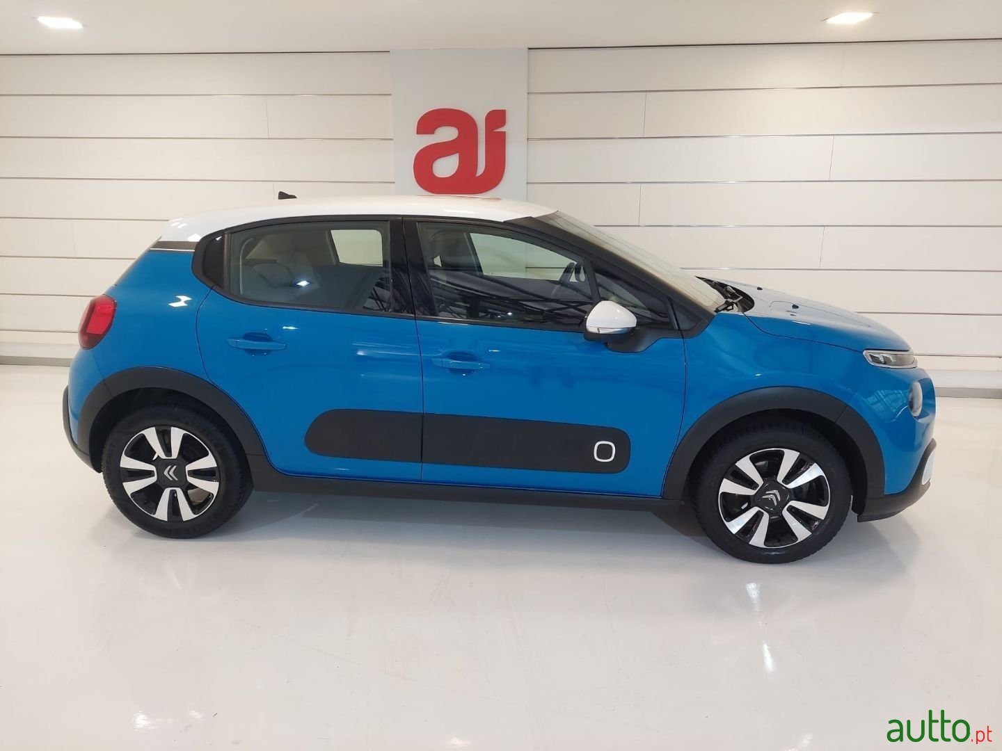 2017' Citroen C3 photo #3