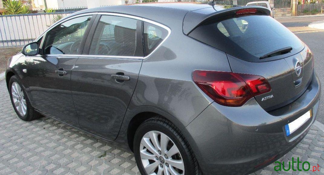 2012' Opel Astra Cosmo photo #1