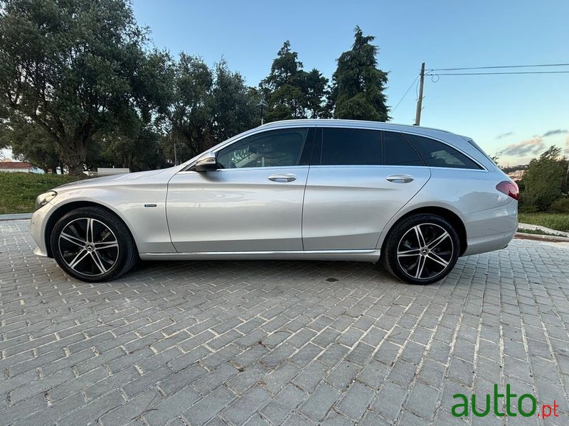 2020' Mercedes-Benz C 300 De Avantgarde photo #4