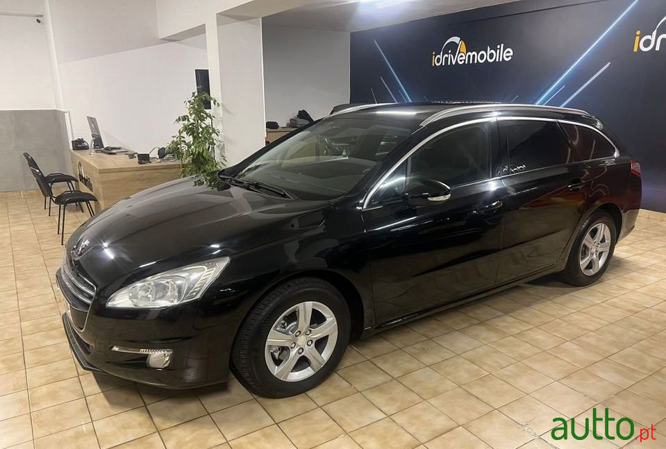 2011' Peugeot 508 Sw photo #2