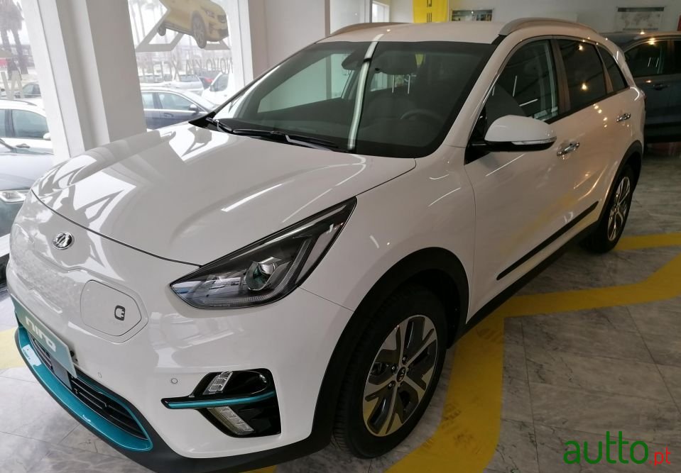 2021' Kia E-Niro photo #3