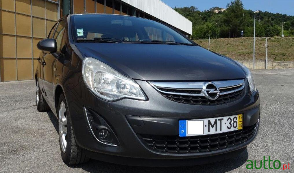 2012' Opel Corsa photo #1