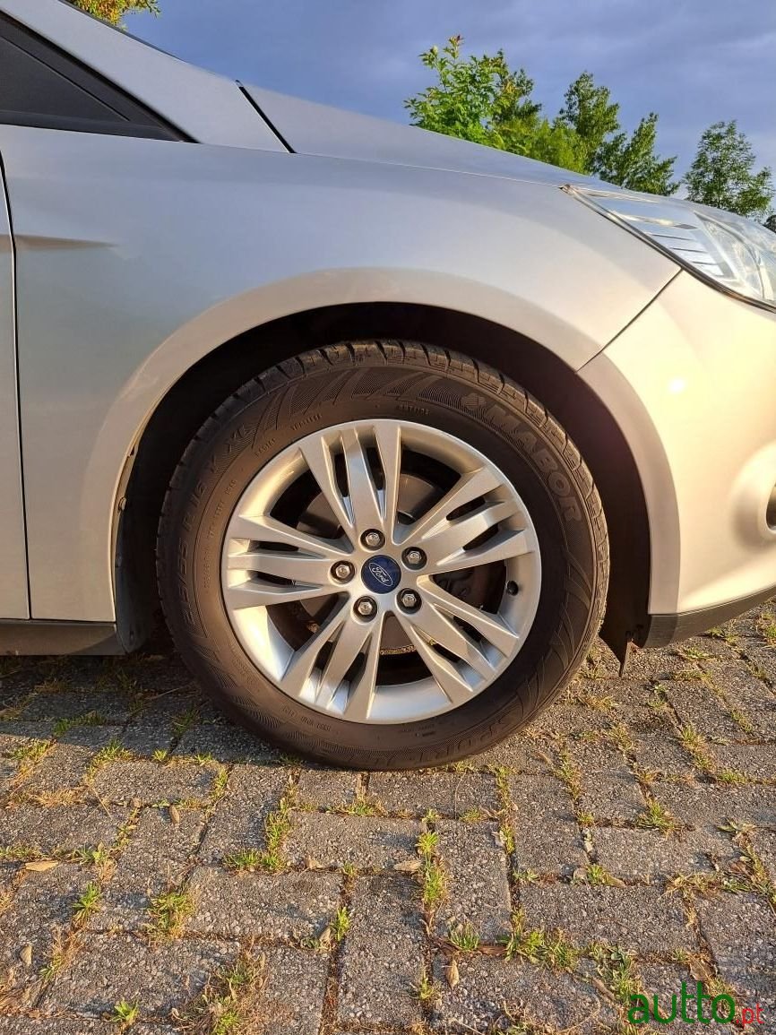 2014' Ford Focus photo #6