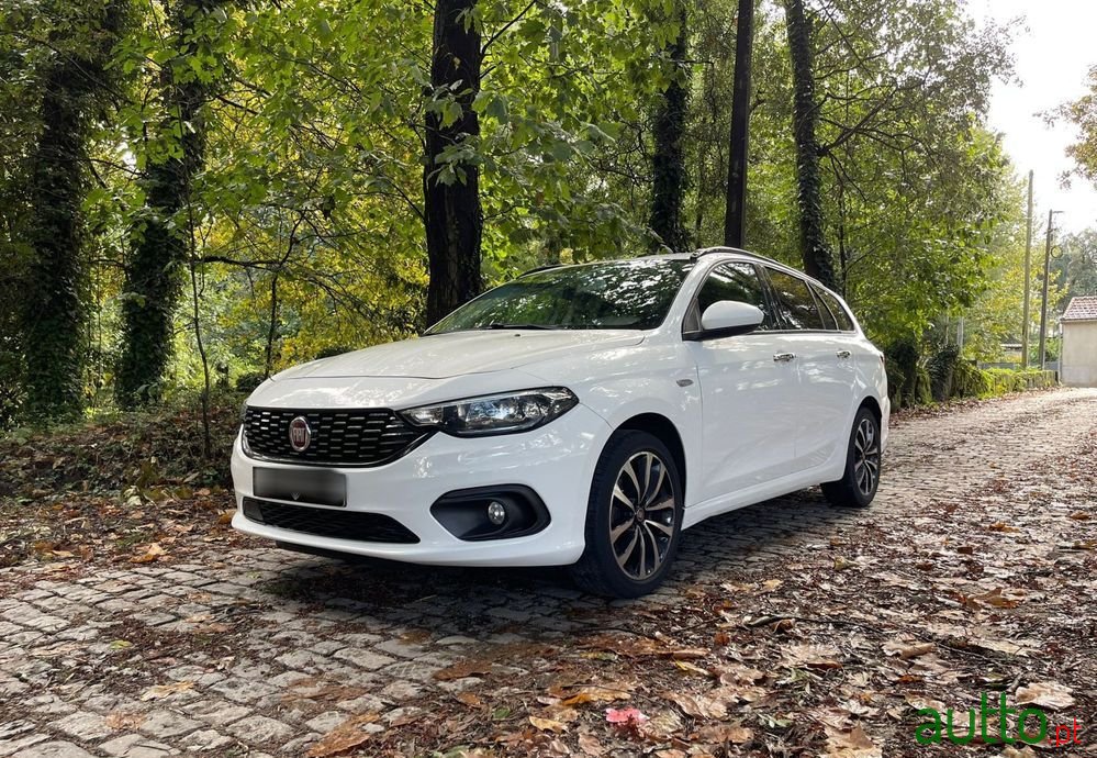 2018' Fiat Tipo Station Wagon photo #3