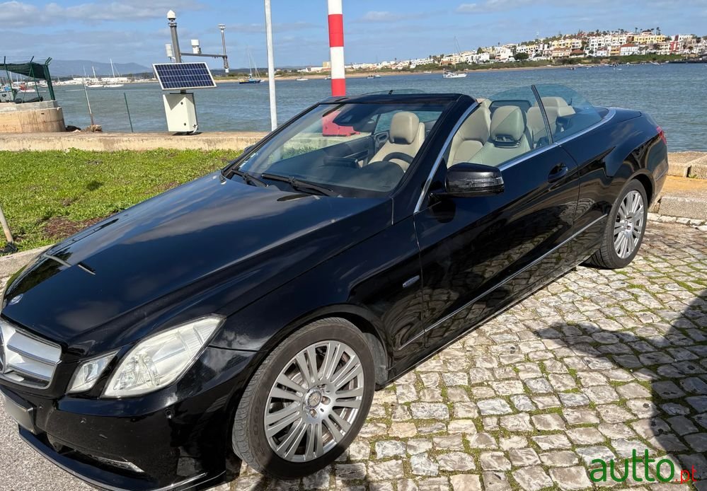 2010' Mercedes-Benz Classe E photo #5