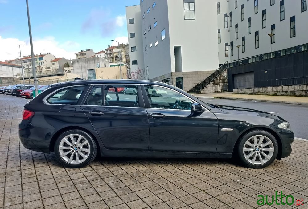 2011' BMW 520 photo #6