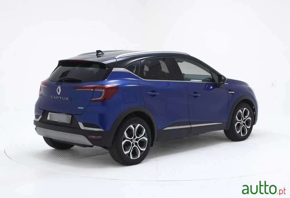 2022' Renault Captur photo #3