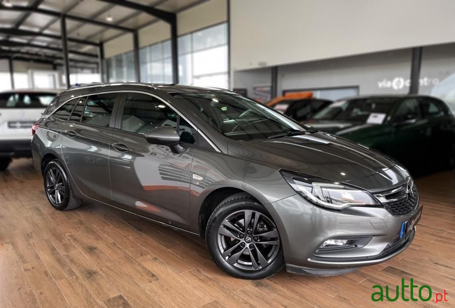 2019' Opel Astra Sports Tourer photo #5