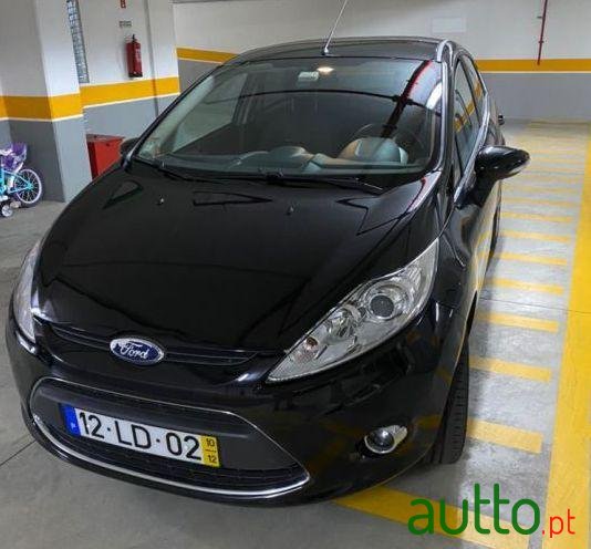 2010' Ford Fiesta Titanium photo #1