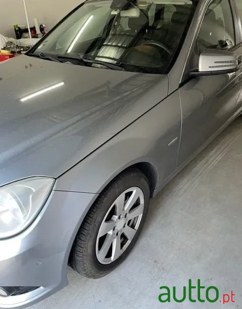 2012' Mercedes-Benz C-200 photo #6