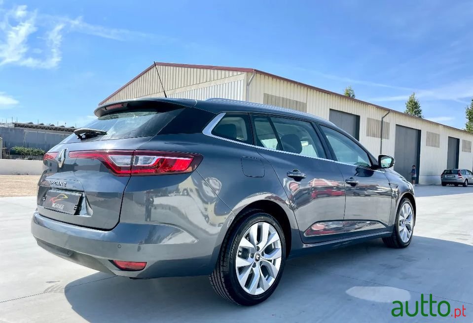 2016' Renault Megane Sport Tourer photo #5