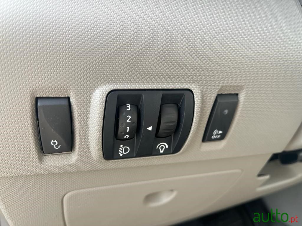 2015' Renault Zoe photo #6