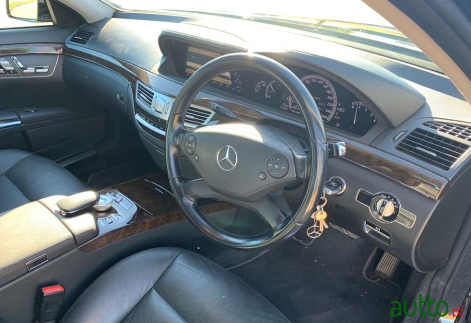 2012' Mercedes-Benz S-350 photo #5