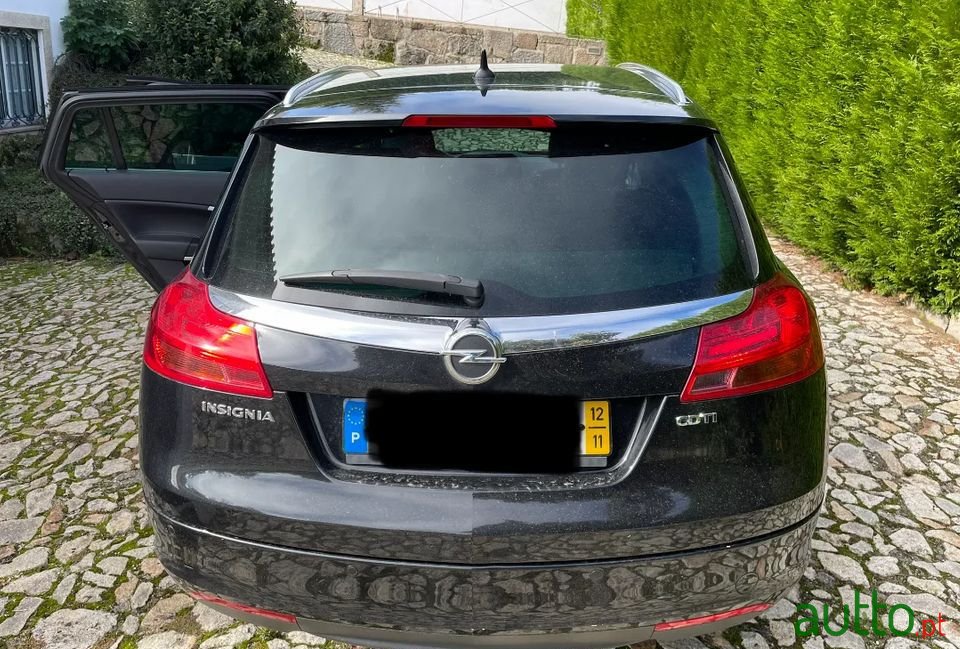 2012' Opel Insignia Sports Tourer photo #5