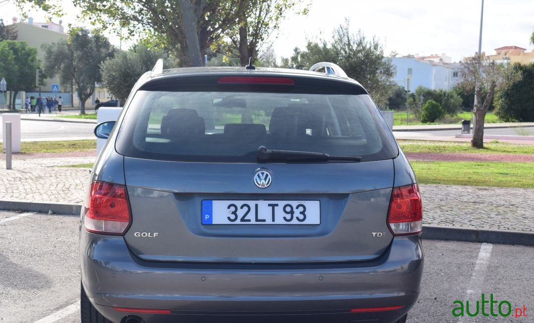 2011' Volkswagen Golf Variant photo #5