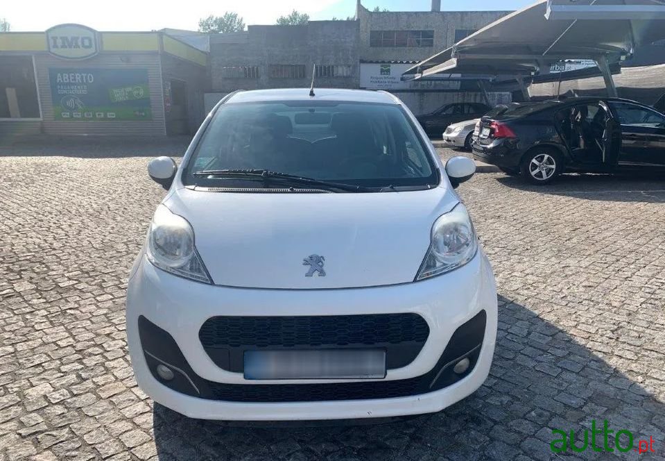 2013' Peugeot 107 photo #3