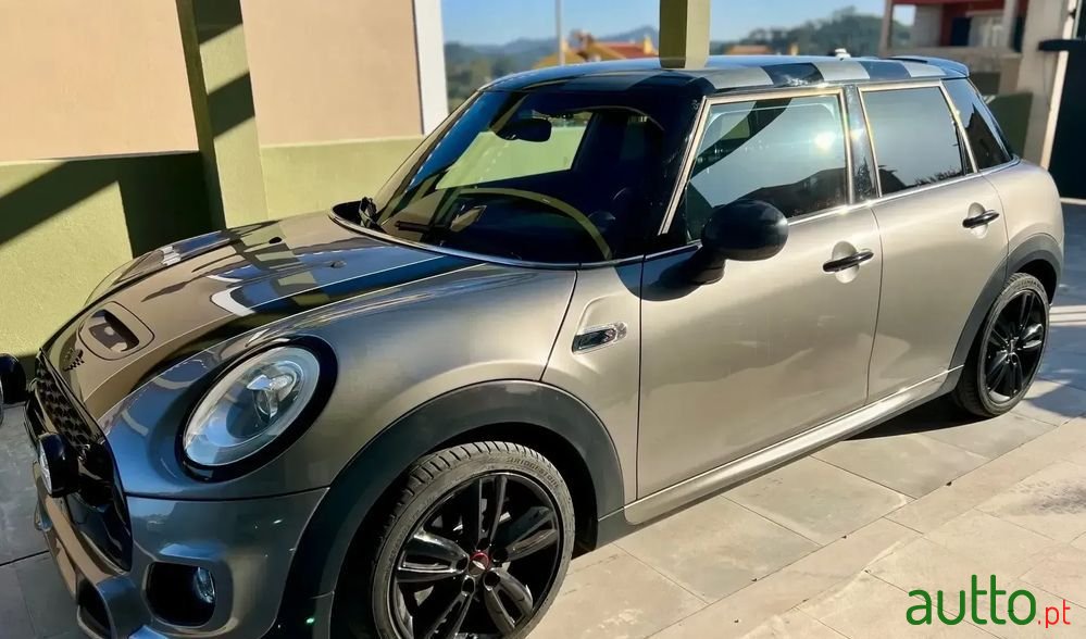 2017' MINI Cooper photo #3