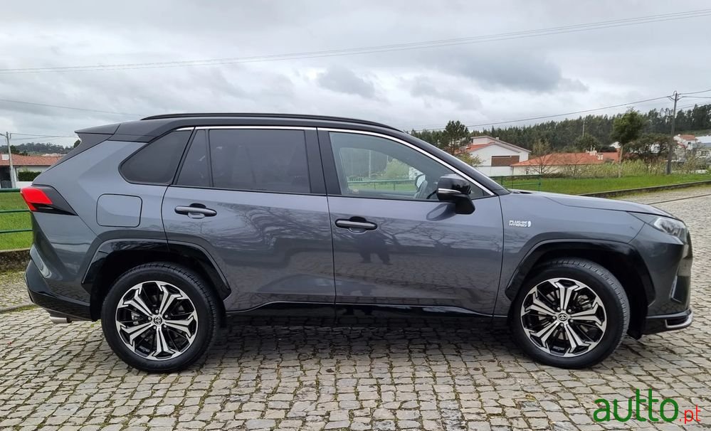2021' Toyota RAV4 photo #4