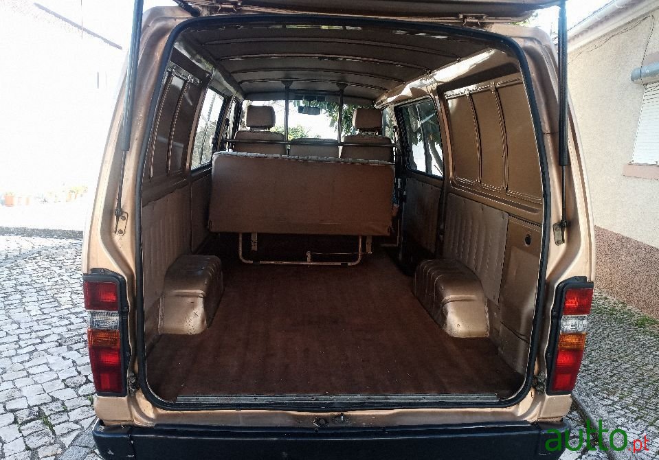 1990' Toyota Hiace photo #3