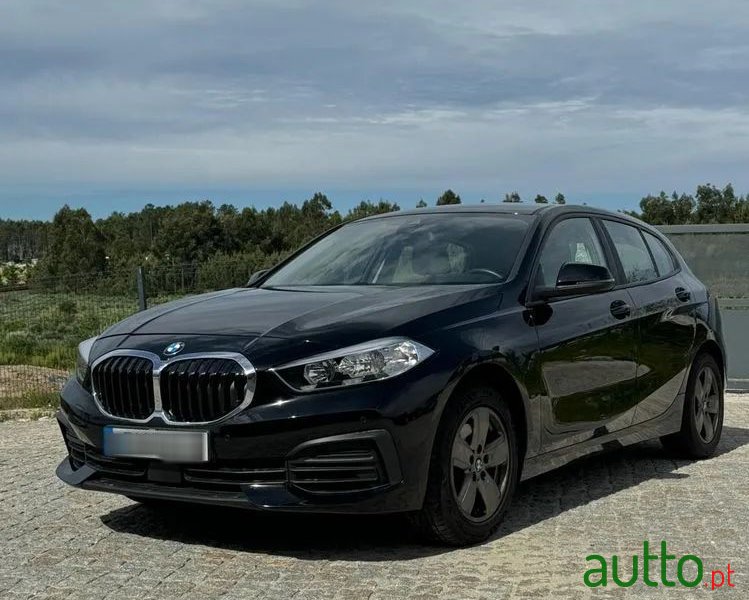 2020' BMW 118 I Advantage photo #5