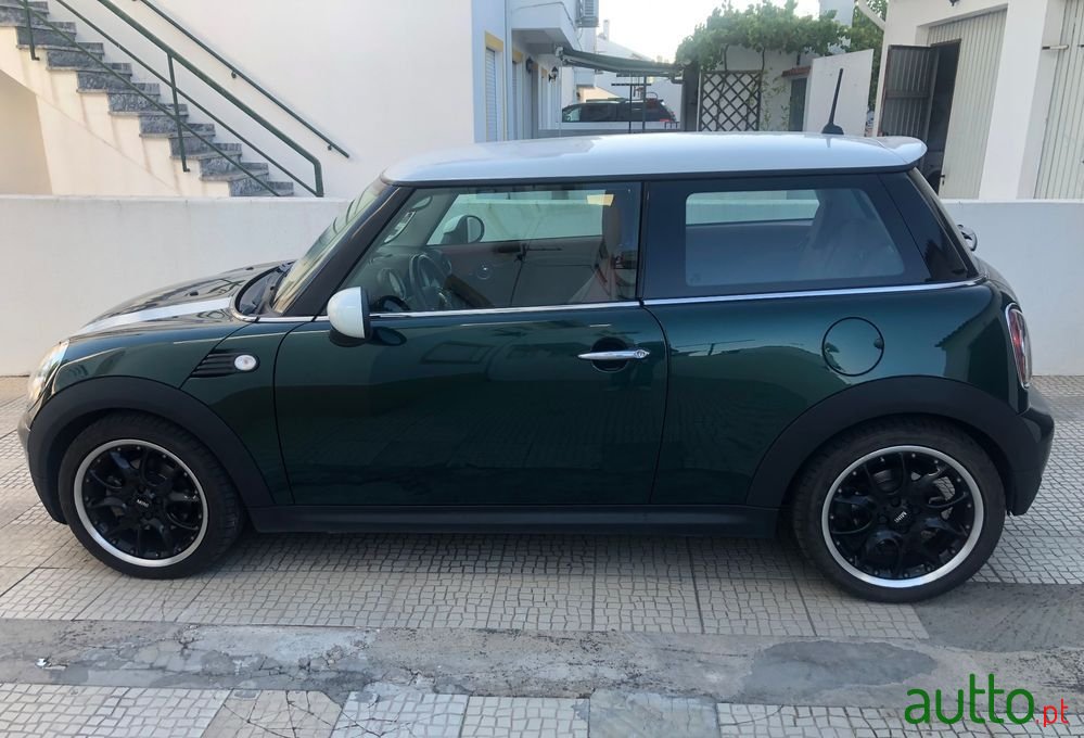 2009' MINI Cooper D 3 Portas photo #1
