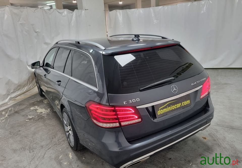 2013' Mercedes-Benz E-300 photo #5