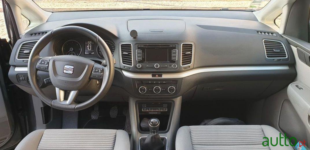 2015' SEAT Alhambra photo #4