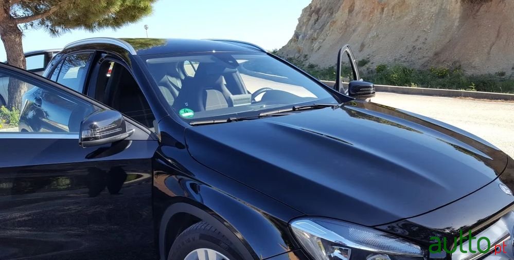 2016' Mercedes-Benz GLA 220 photo #1