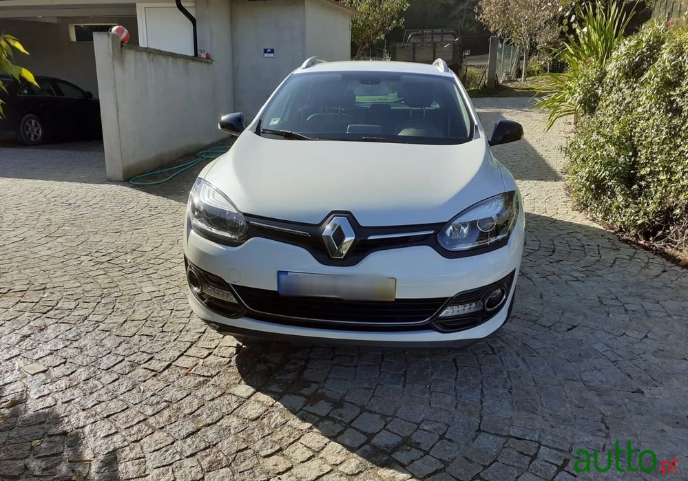 2014' Renault Megane Sport Tourer photo #3