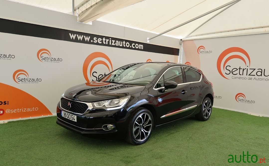 2015' DS Automobiles Ds4 photo #1