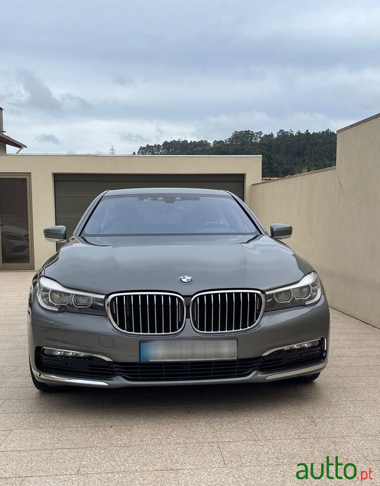 2016' BMW 730 D photo #1