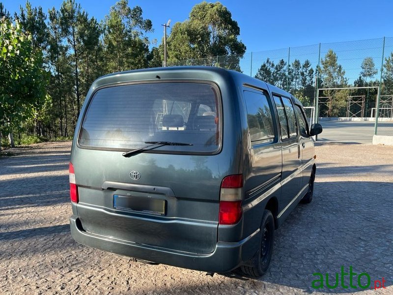 1997' Toyota HiAce photo #2