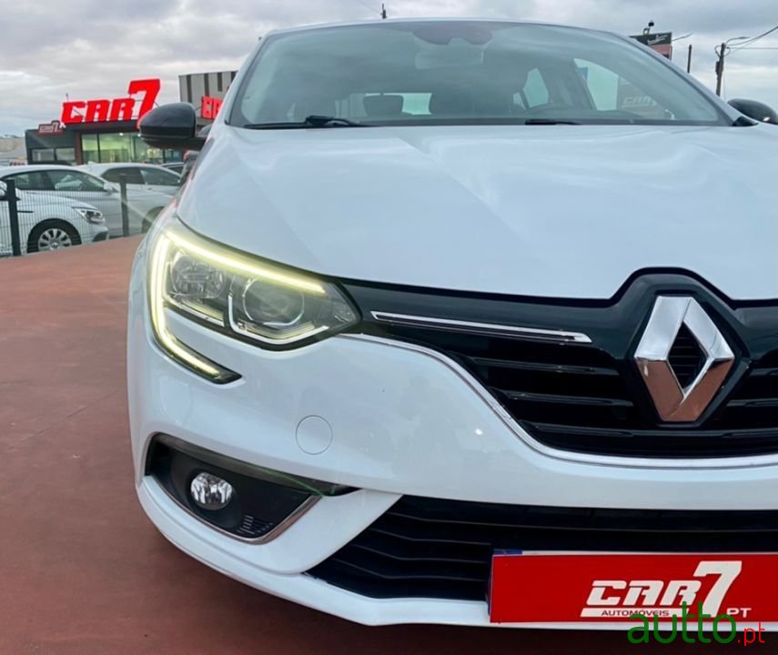 2017' Renault Megane photo #5