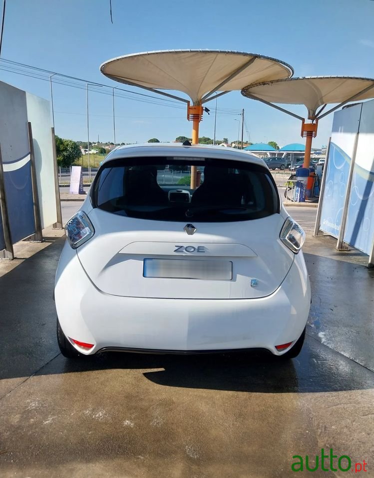 2015' Renault Zoe photo #6