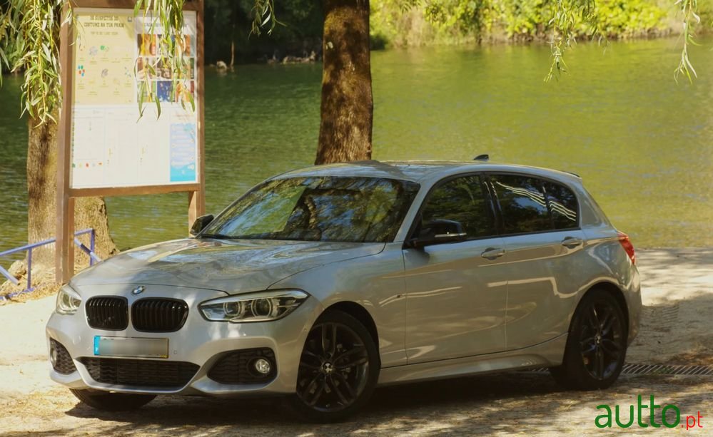 2015' BMW Série 1 D Pack M Shadow photo #4