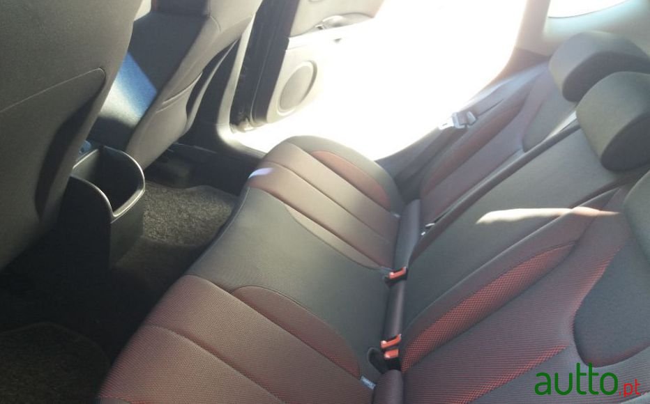 2007' SEAT Leon photo #4