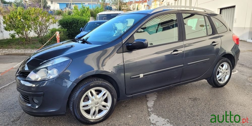 2008' Renault Clio Break photo #1