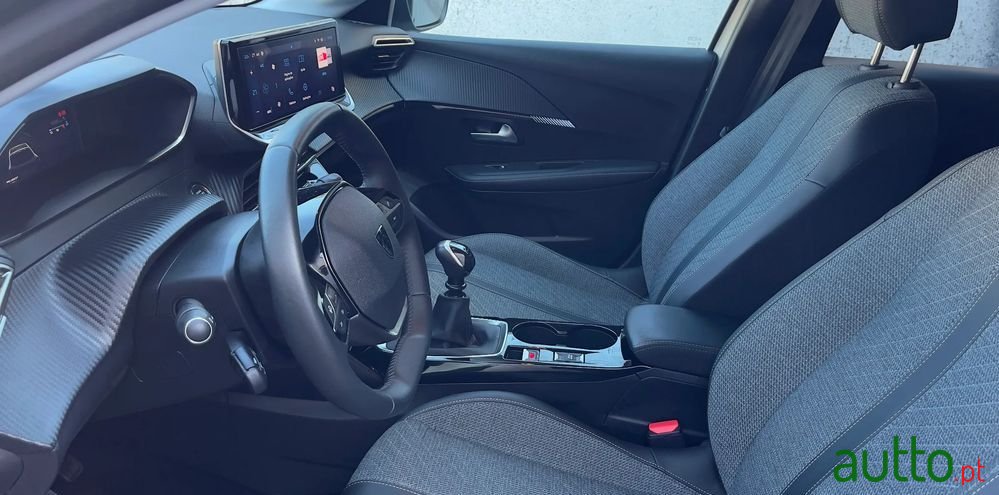 2024' Peugeot 208 1.2 Puretech Allure photo #6