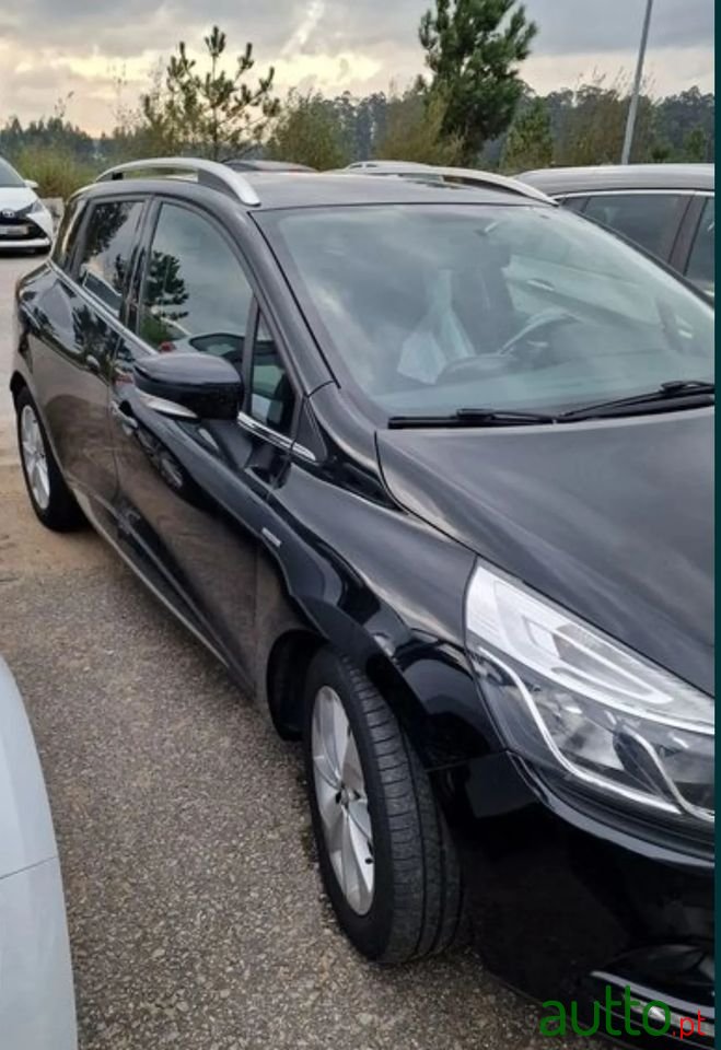 2017' Renault Clio Sport Tourer photo #5