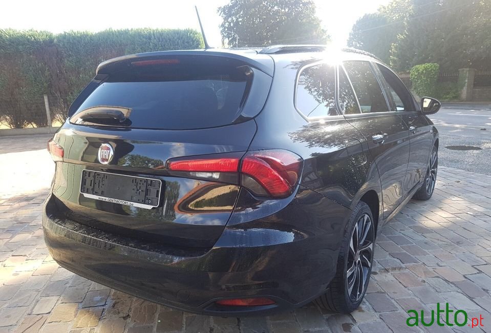 2019' Fiat Tipo Station Wagon photo #3