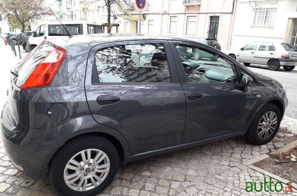 2015' Fiat Punto 1.2 Lounge S&S photo #1