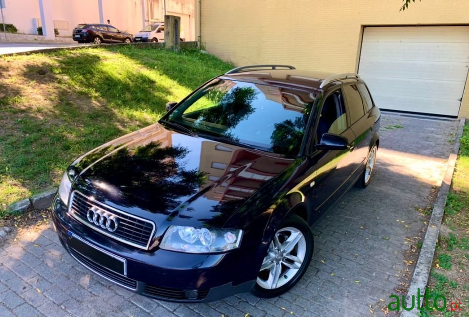 2002' Audi A4 Avant photo #1