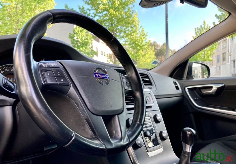 2013' Volvo V60 photo #4