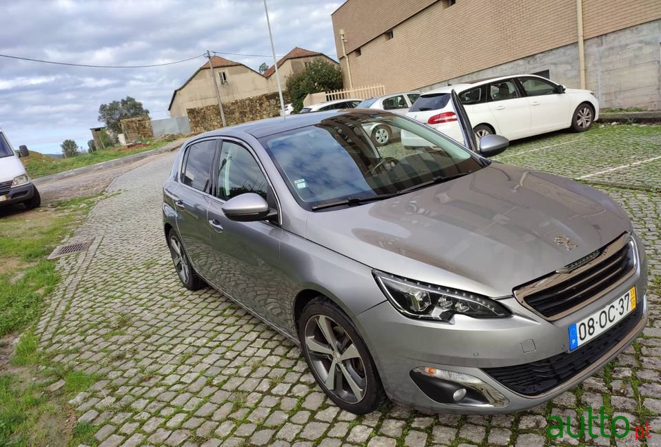 2013' Peugeot 308 photo #2