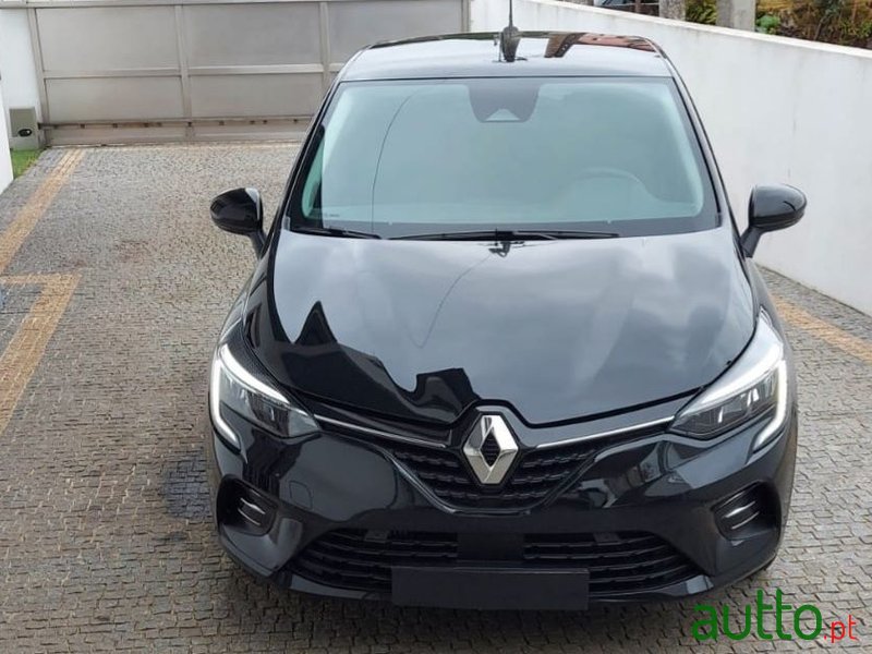 2021' Renault Clio photo #1
