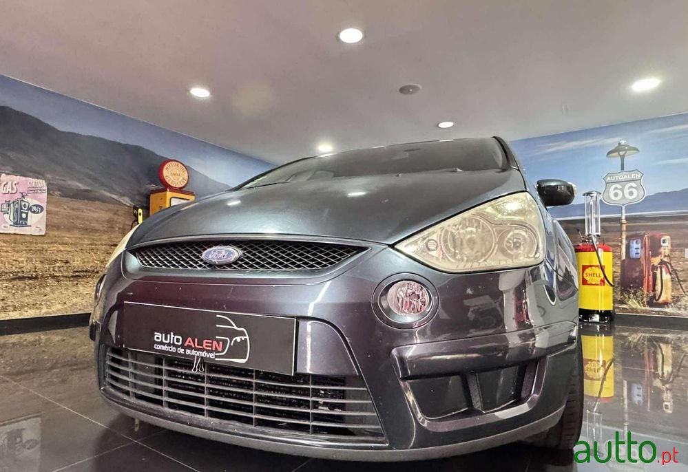 2009' Ford S-Max photo #3