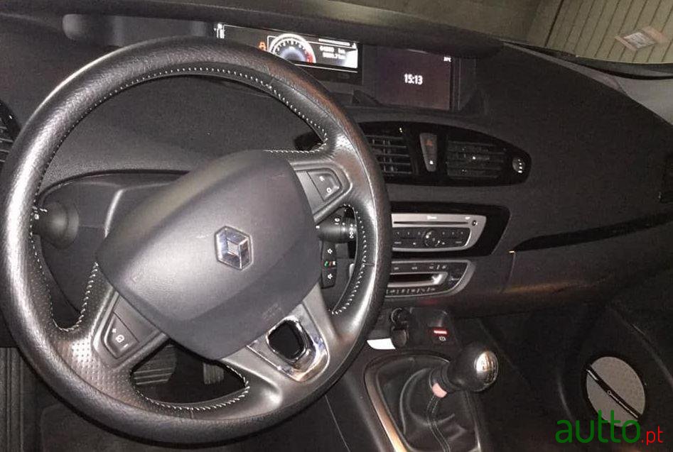 2016' Renault Grand Scenic photo #3