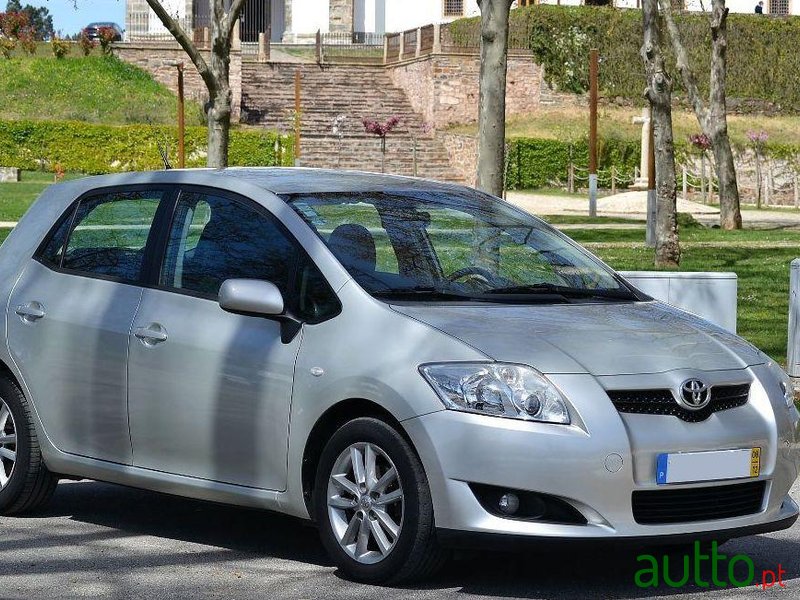 2008' Toyota Auris Gold Edition Plus photo #2