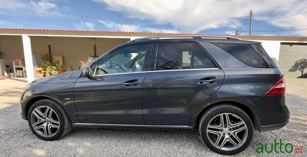 2012' Mercedes-Benz ML 250 Bluetec photo #5