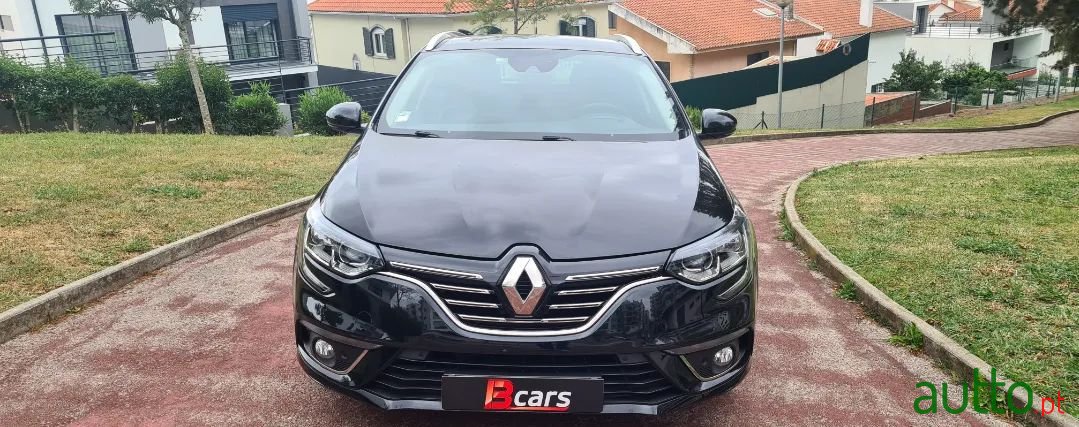 2017' Renault Megane Sport Tourer photo #2